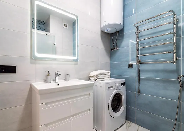 Aquamarine 2-bd Sea View 100 Apartment Odessa