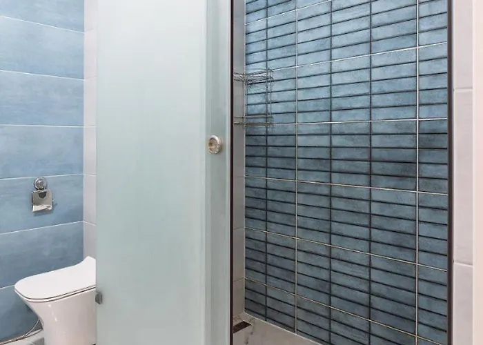 Aquamarine 2-bd Sea View 100 *